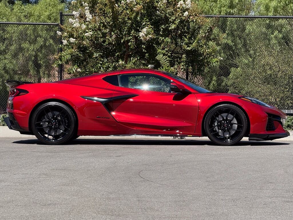 2026 Chevrolet Corvette Z06 1LZ Coupe RWD photo 8