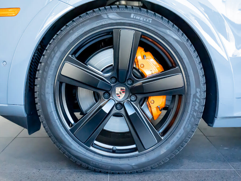 2026 Porsche Cayenne Coupe GTS AWD photo 11