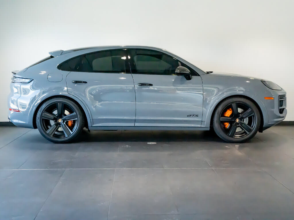 2026 Porsche Cayenne Coupe GTS AWD photo 8