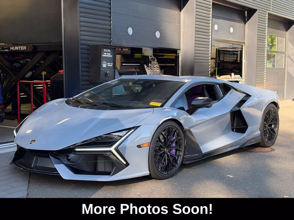 2025 Lamborghini Revuelto AWD