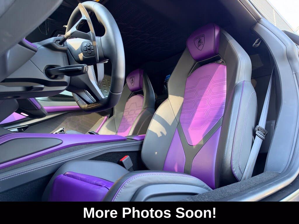 2025 Lamborghini Revuelto AWD photo 4