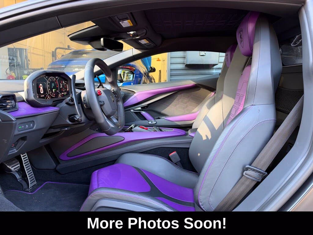 2025 Lamborghini Revuelto AWD photo 5