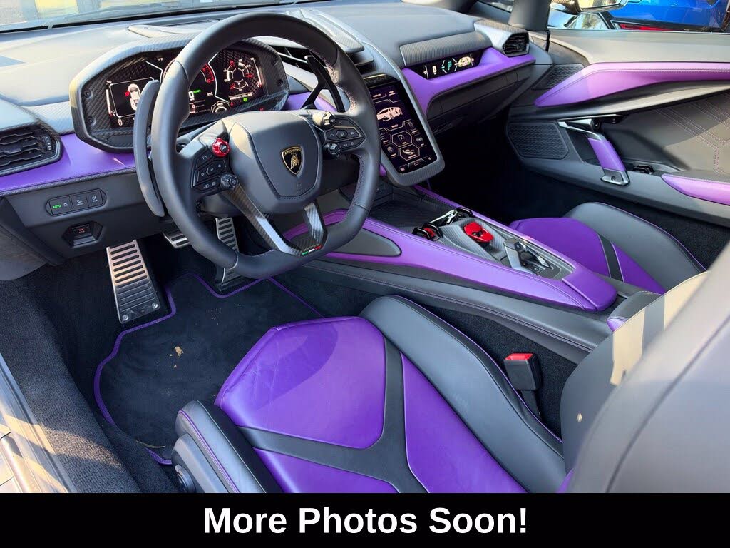 2025 Lamborghini Revuelto AWD photo 6