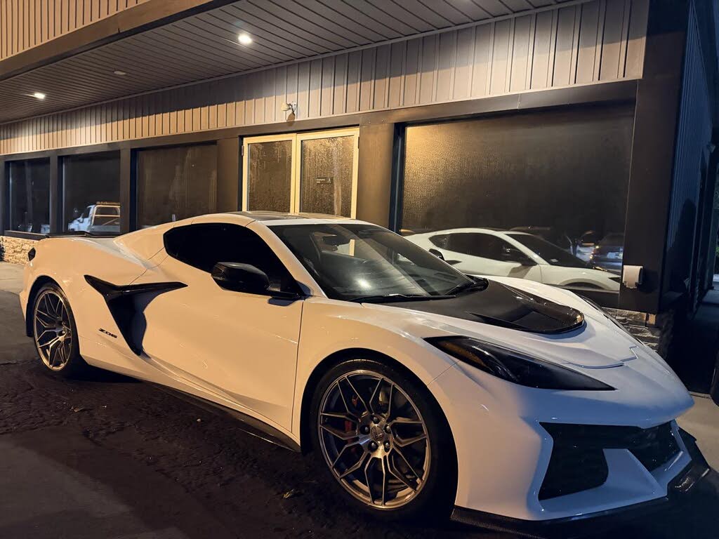 2024 Chevrolet Corvette Z06 1LZ Coupe RWD photo 2