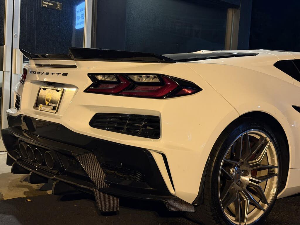 2024 Chevrolet Corvette Z06 1LZ Coupe RWD photo 9