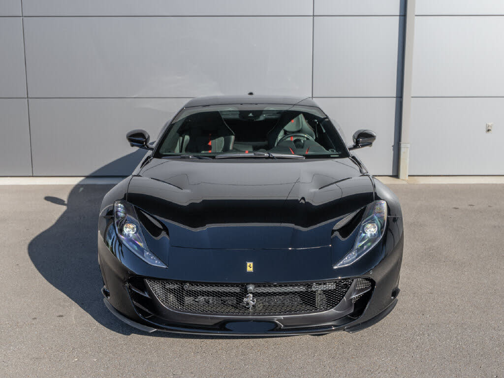 2020 Ferrari 812 Superfast RWD photo 2