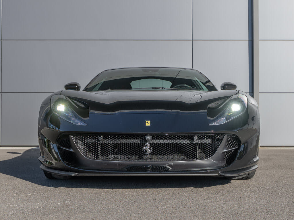 2020 Ferrari 812 Superfast RWD photo 3