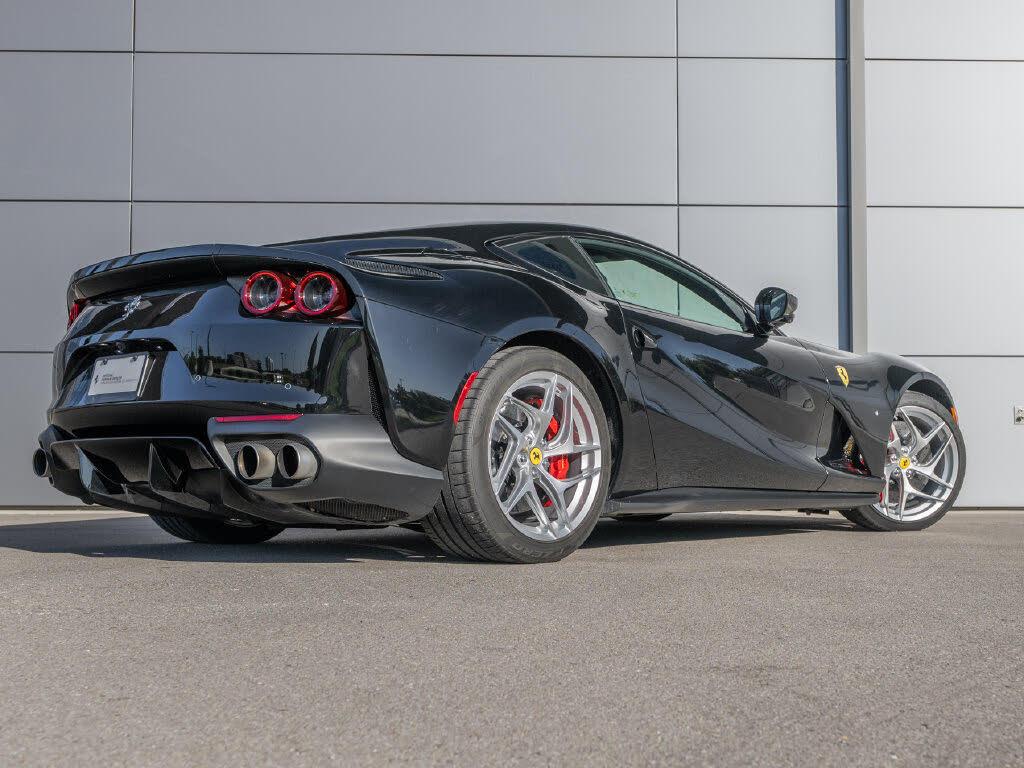 2020 Ferrari 812 Superfast RWD photo 6