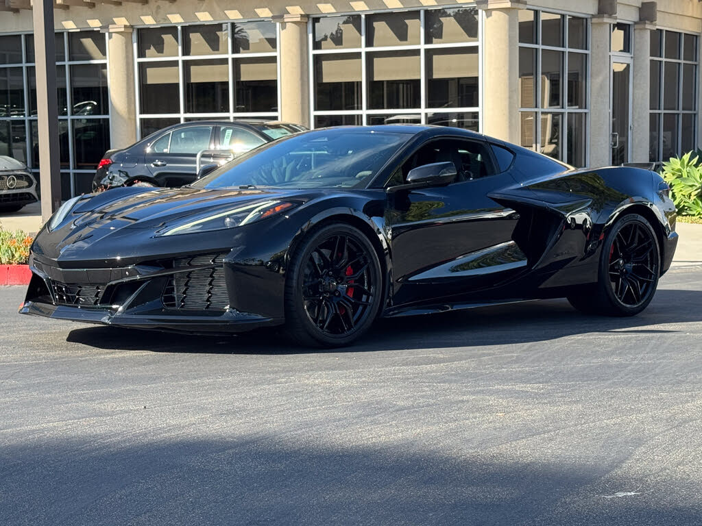 2025 Chevrolet Corvette Z06 2LZ Coupe RWD photo 4