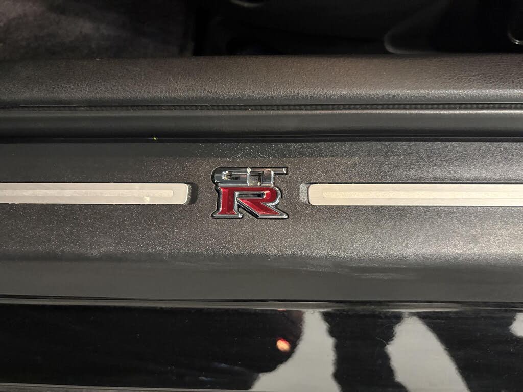 2024 Nissan GT-R Premium AWD photo 16 of 24