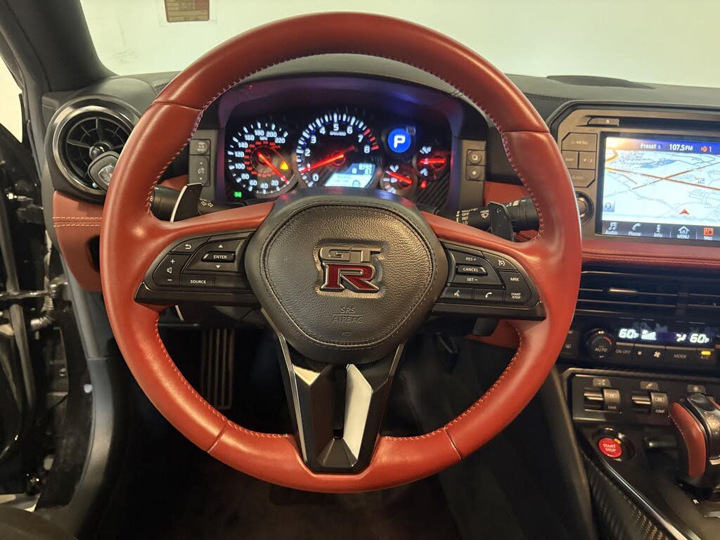 2024 Nissan GT-R Premium AWD photo 20 of 24