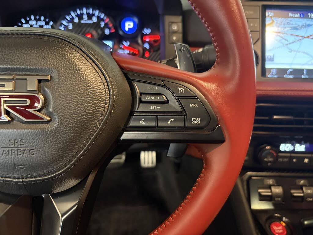 2024 Nissan GT-R Premium AWD photo 22 of 24