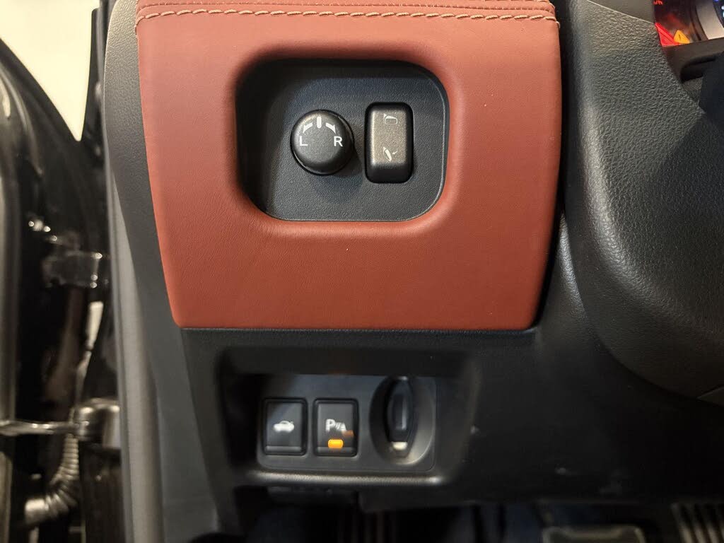 2024 Nissan GT-R Premium AWD photo 23 of 24