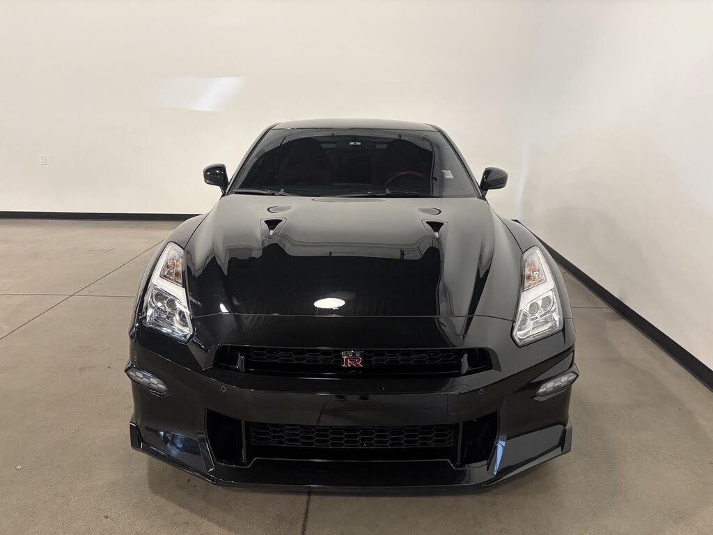 2024 Nissan GT-R Premium AWD photo 9 of 24