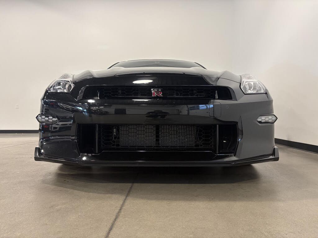 2024 Nissan GT-R Premium AWD photo 10 of 24