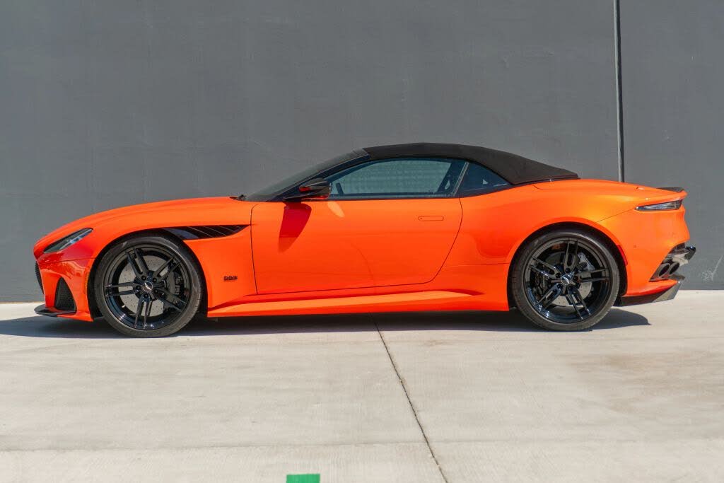 2023 Aston Martin DBS Superleggera Volante RWD photo 2