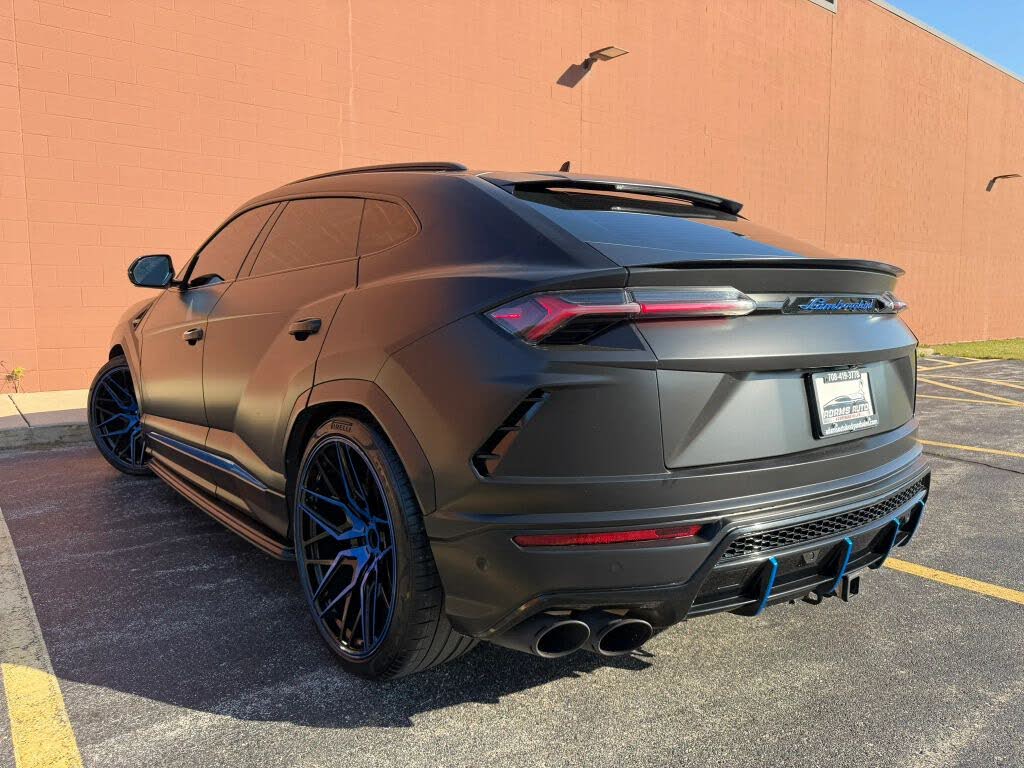 2019 Lamborghini Urus 4WD photo 11