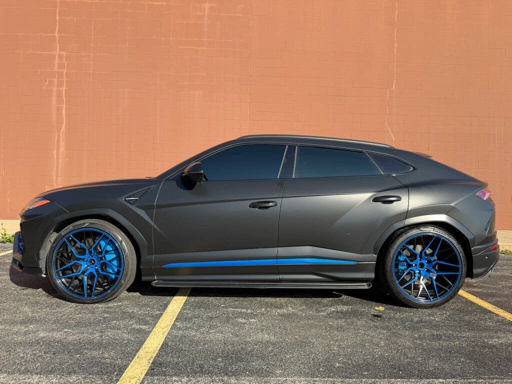 2019 Lamborghini Urus 4WD photo 12