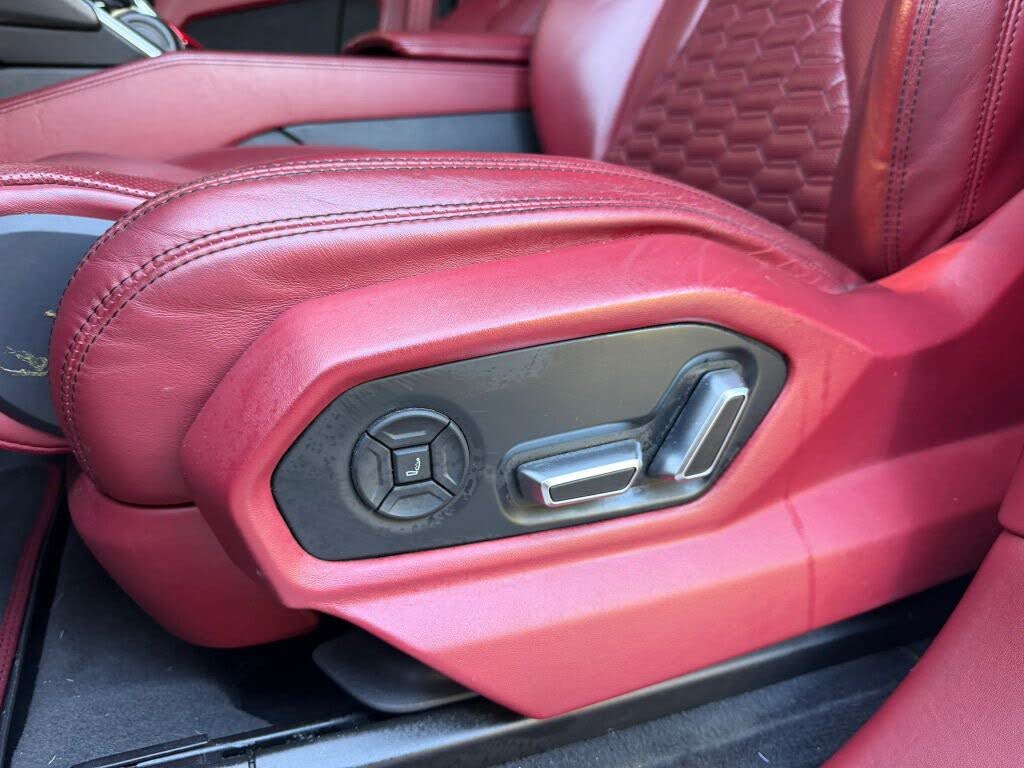 2019 Lamborghini Urus 4WD photo 17