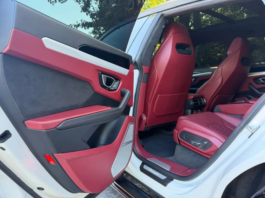 2019 Lamborghini Urus 4WD photo 18