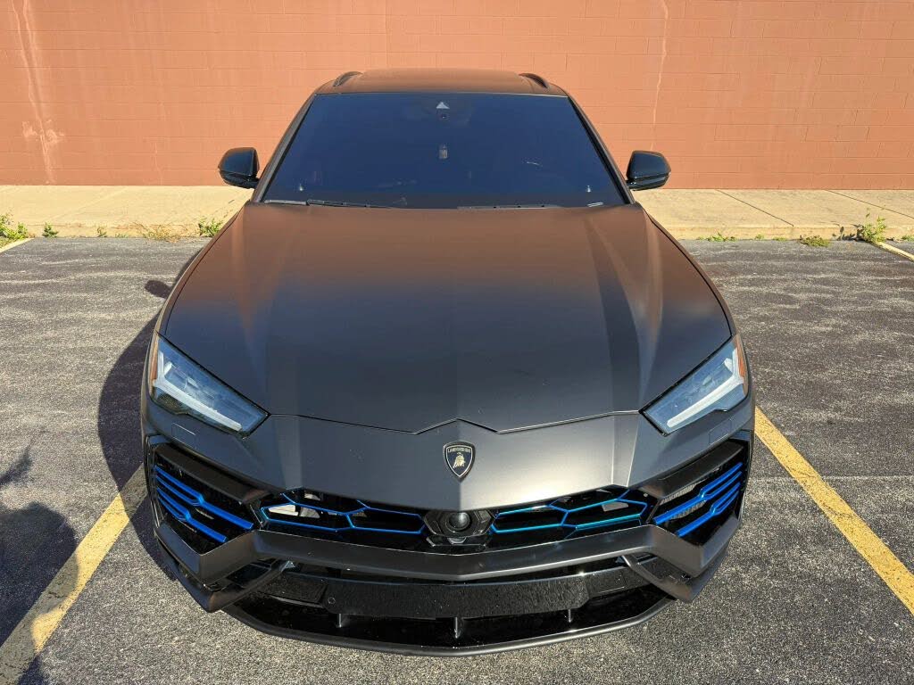 2019 Lamborghini Urus 4WD photo 4