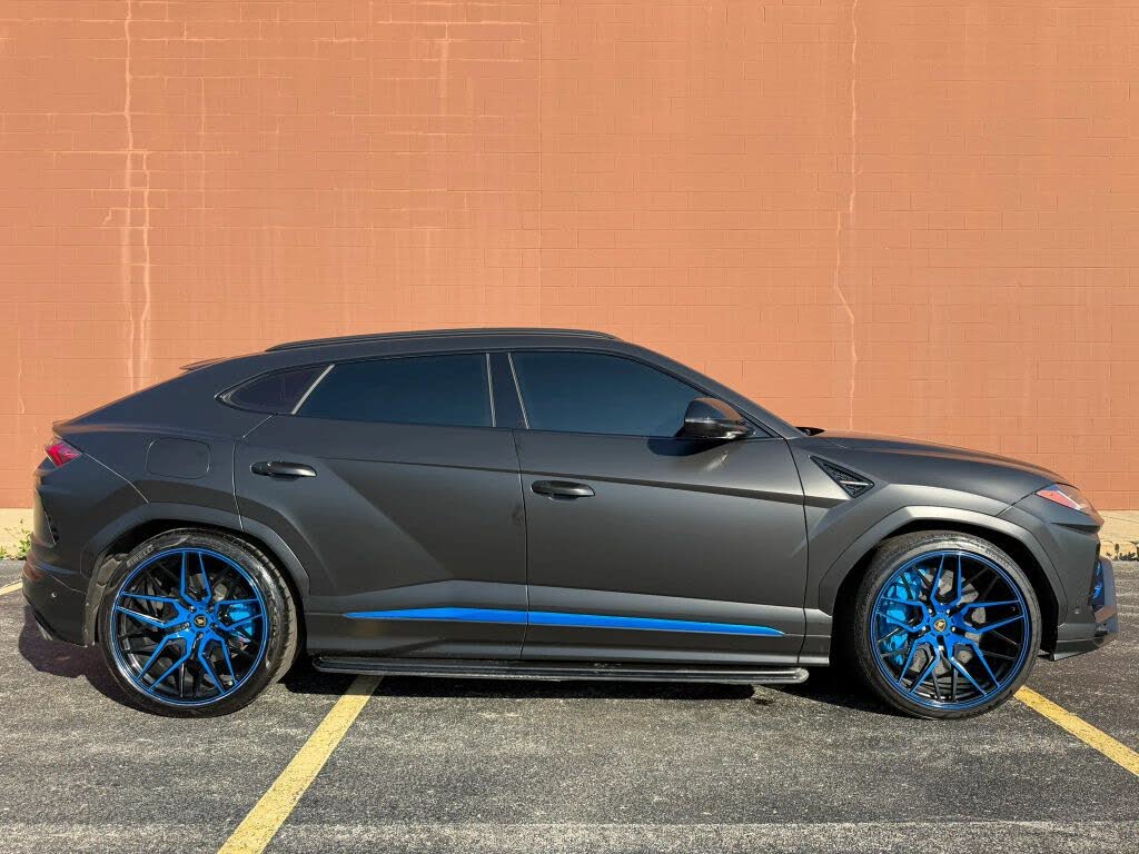 2019 Lamborghini Urus 4WD photo 7