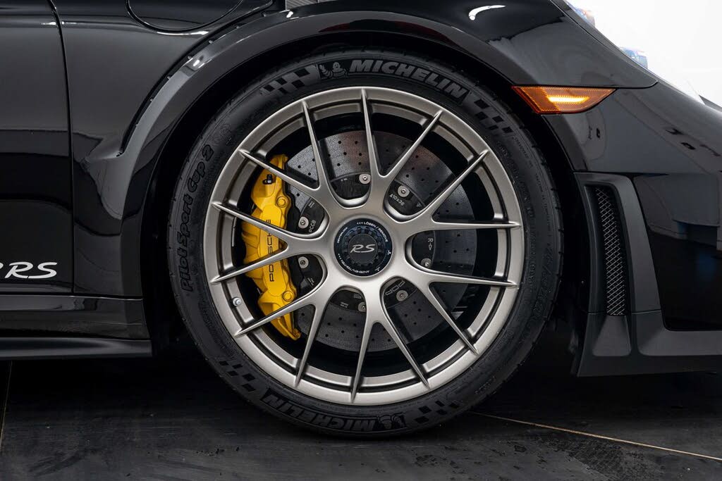2018 Porsche 911 GT2 RS Coupe RWD photo 11
