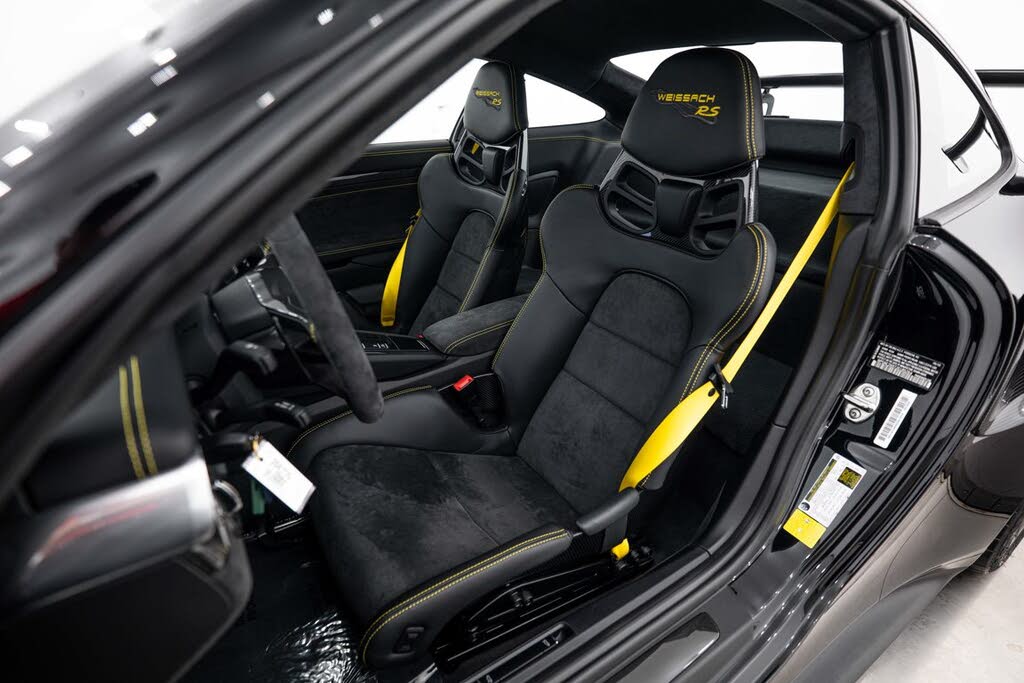 2018 Porsche 911 GT2 RS Coupe RWD photo 5