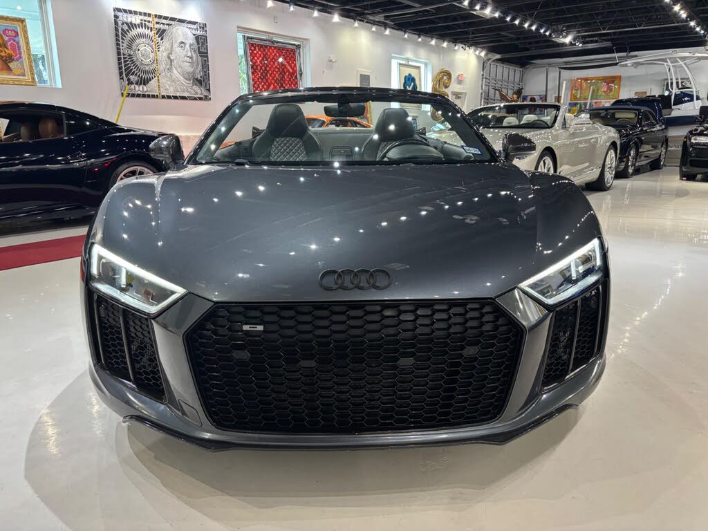 2017 Audi R8 quattro V10 Spyder AWD photo 2 of 24