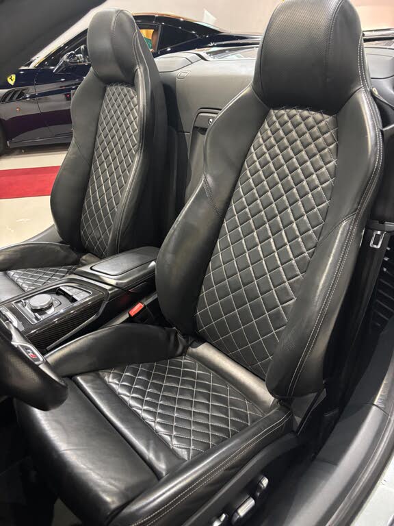 2017 Audi R8 quattro V10 Spyder AWD photo 16 of 24