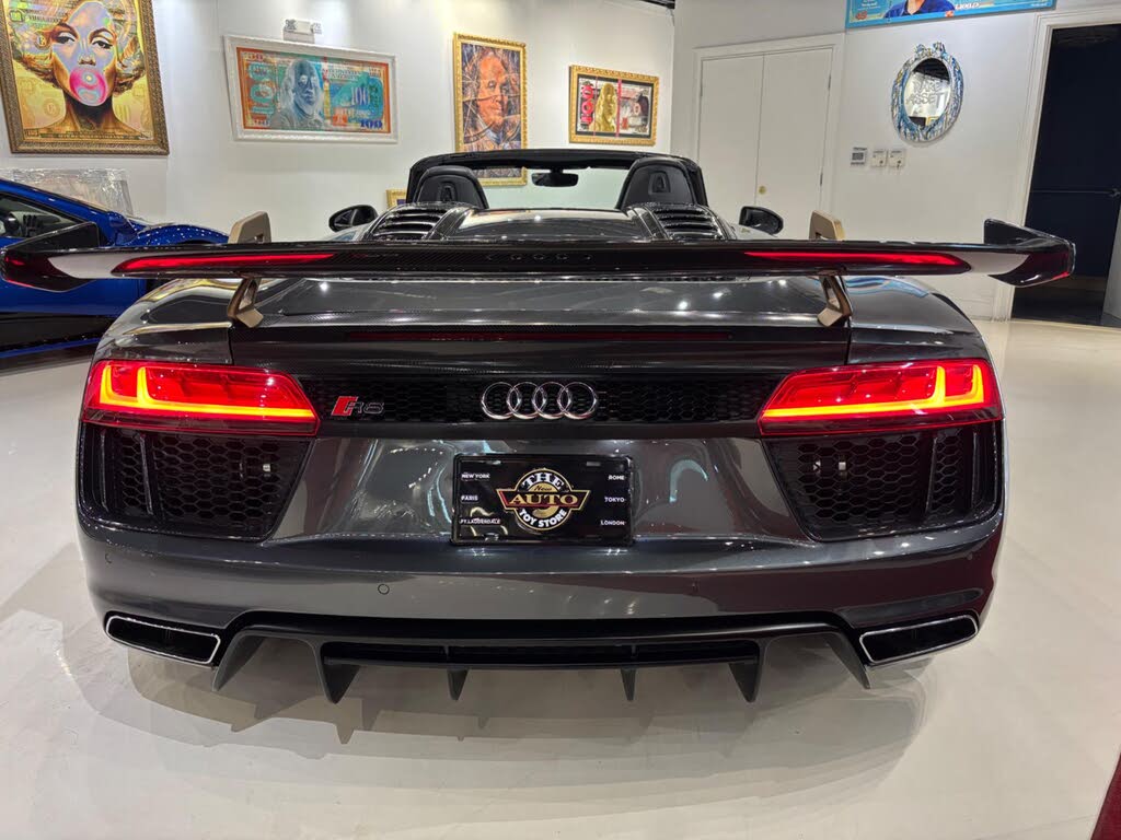 2017 Audi R8 quattro V10 Spyder AWD photo 5 of 24