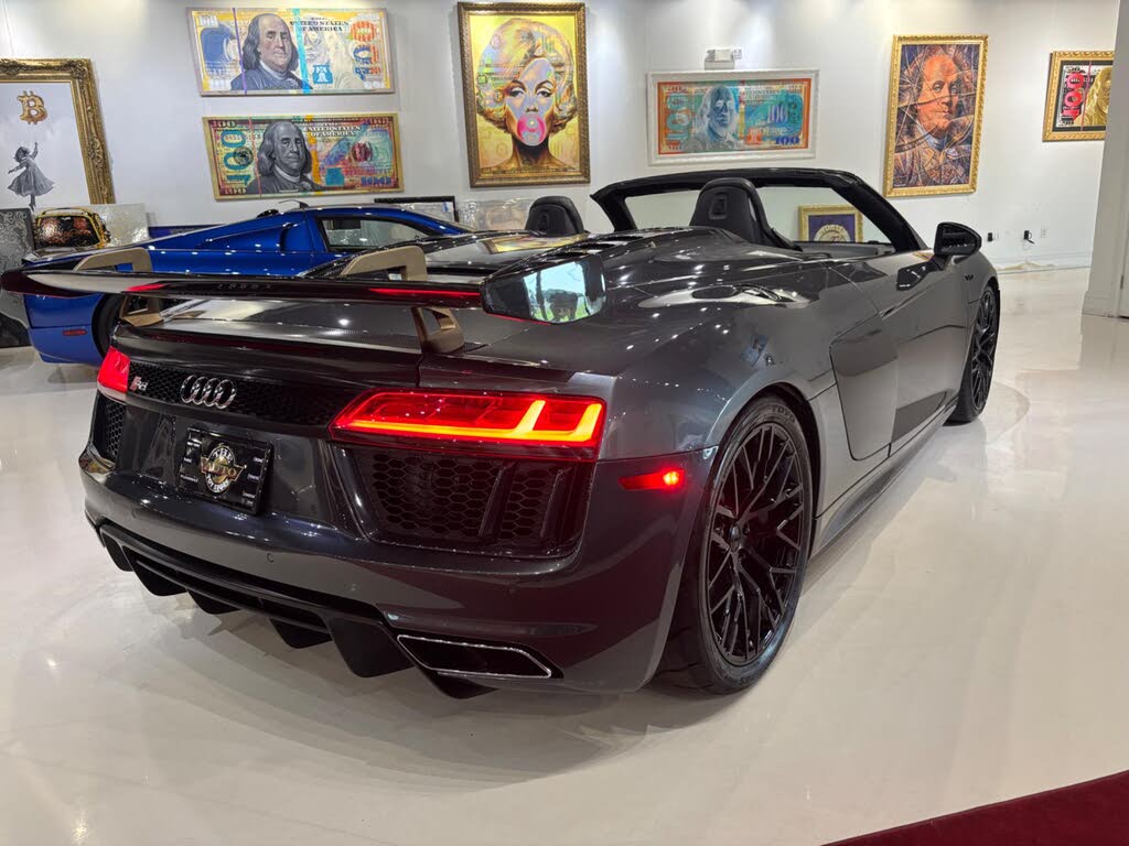 2017 Audi R8 quattro V10 Spyder AWD photo 6 of 24