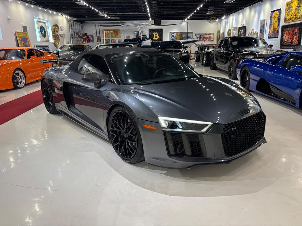 2017 Audi R8 quattro V10 Spyder AWD photo 8 of 24