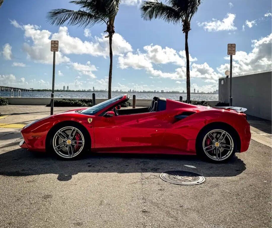 2018 Ferrari 488 Spider RWD photo 4