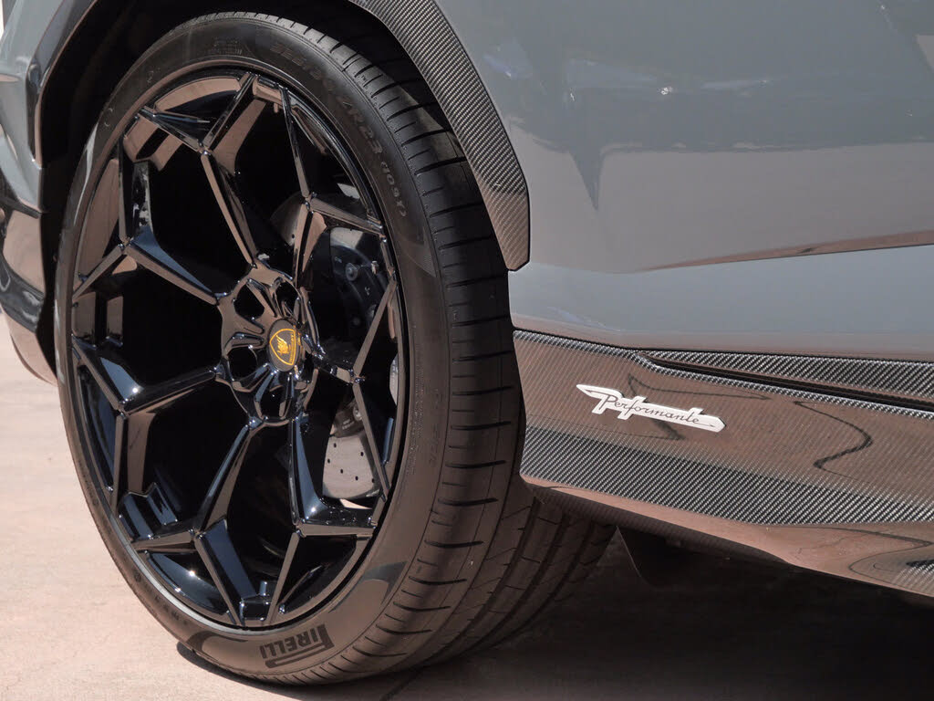 2024 Lamborghini Urus Performante AWD photo 16