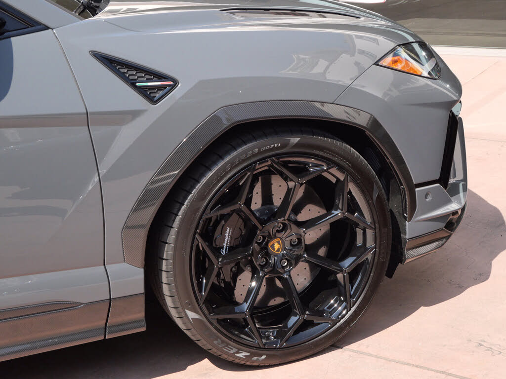 2024 Lamborghini Urus Performante AWD photo 17