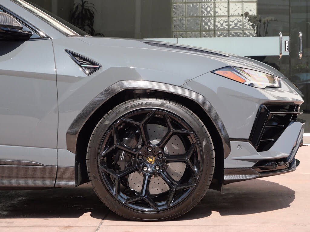 2024 Lamborghini Urus Performante AWD photo 9