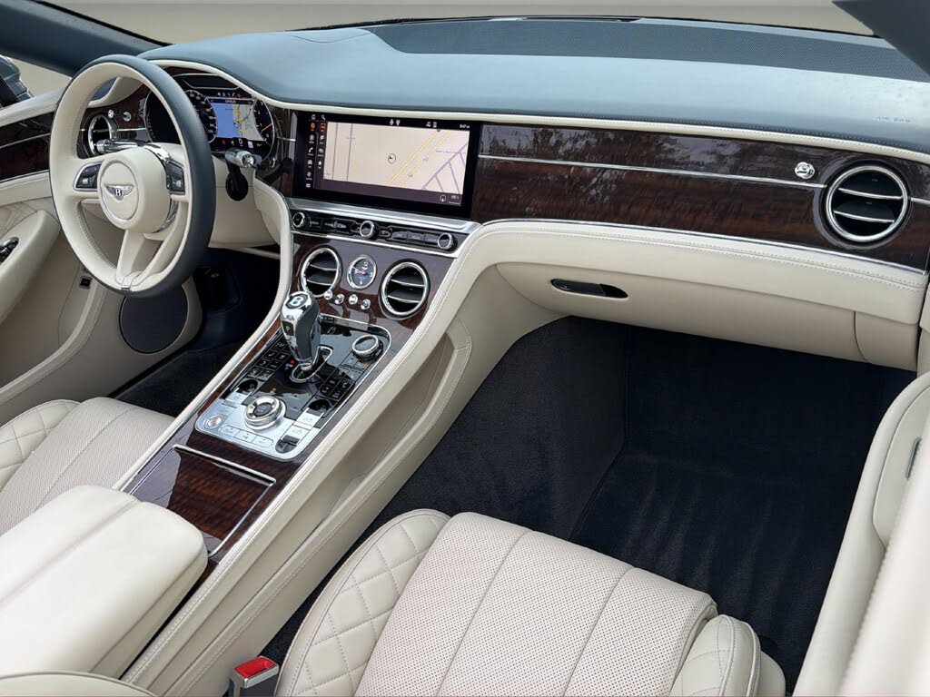 2022 Bentley Continental GTC V8 AWD photo 2