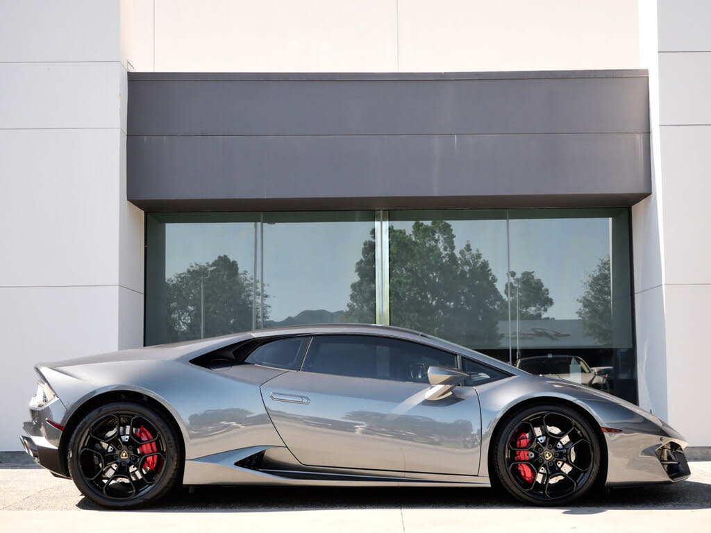2016 Lamborghini Huracan LP 580-2 photo 2