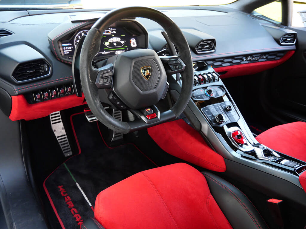 2016 Lamborghini Huracan LP 580-2 photo 14