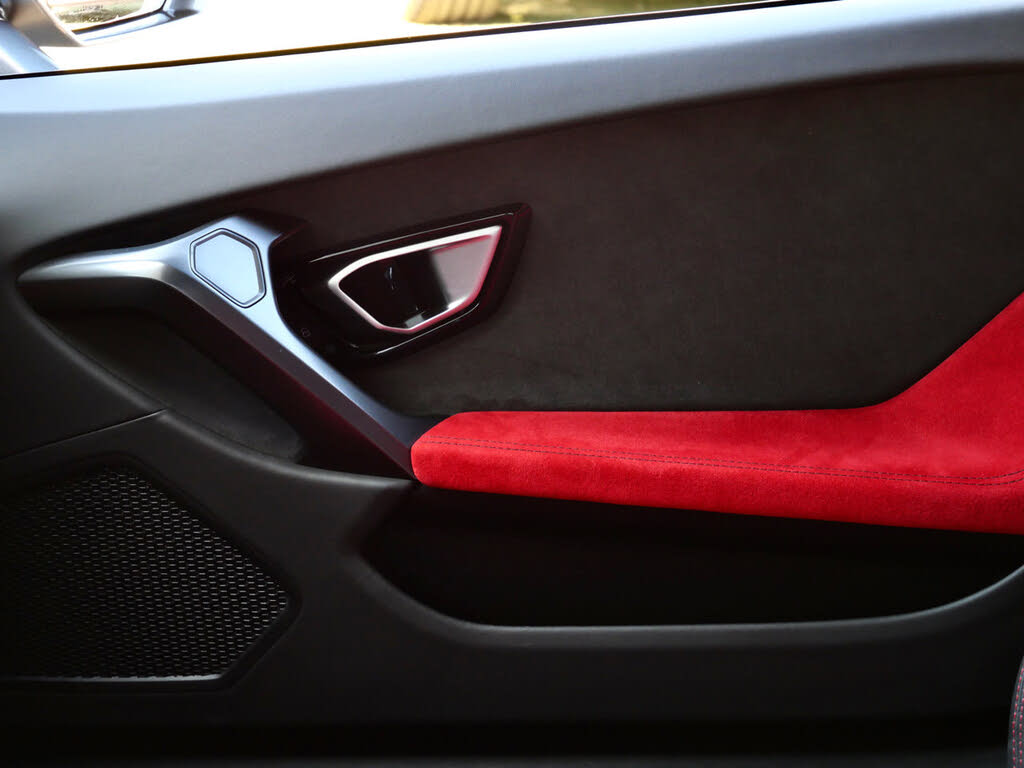 2016 Lamborghini Huracan LP 580-2 photo 17