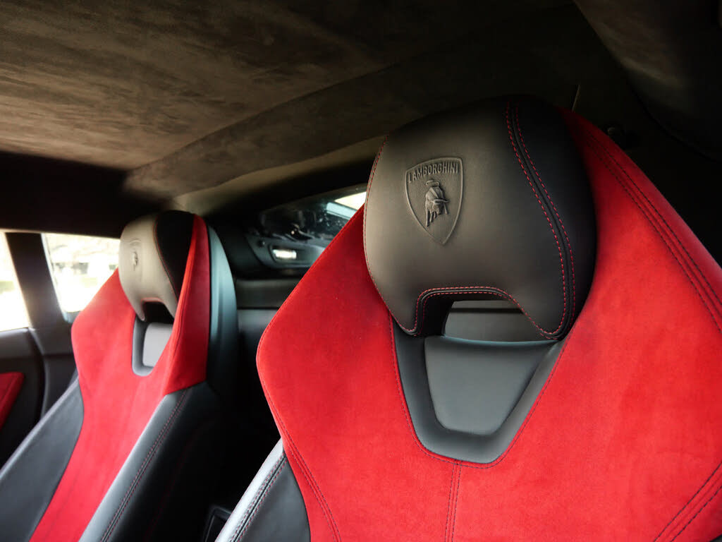 2016 Lamborghini Huracan LP 580-2 photo 19