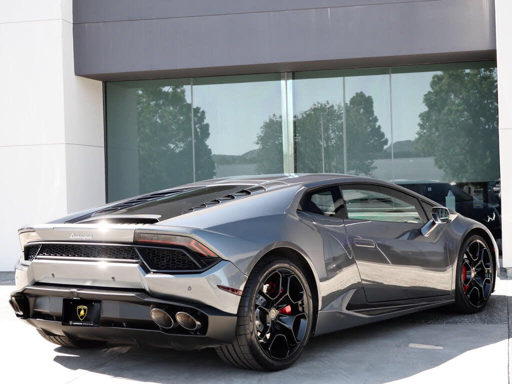 2016 Lamborghini Huracan LP 580-2 photo 3