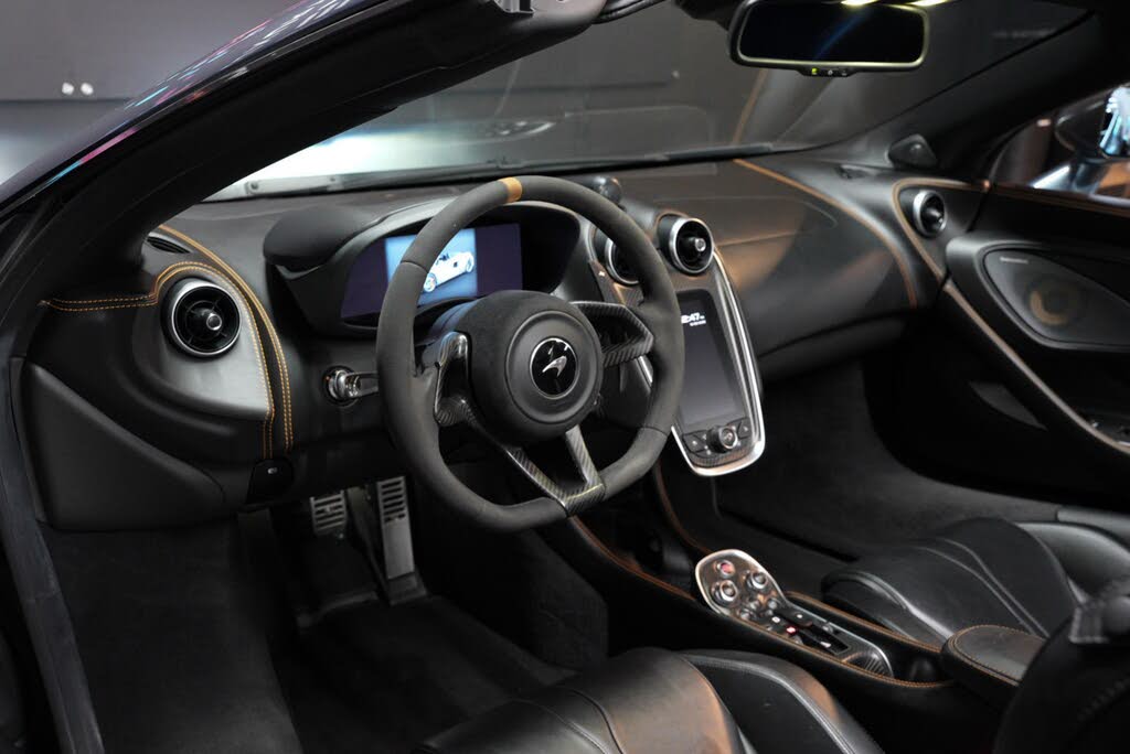 2020 McLaren 600LT Spider RWD photo 9