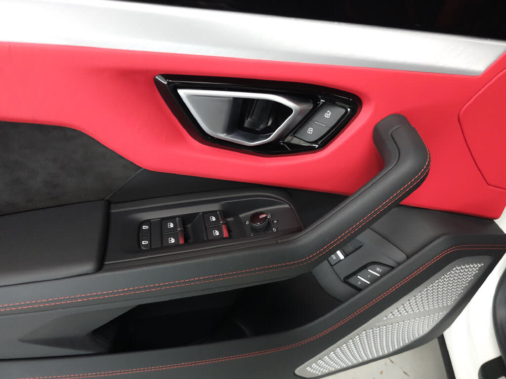 2023 Lamborghini Urus S AWD photo 6
