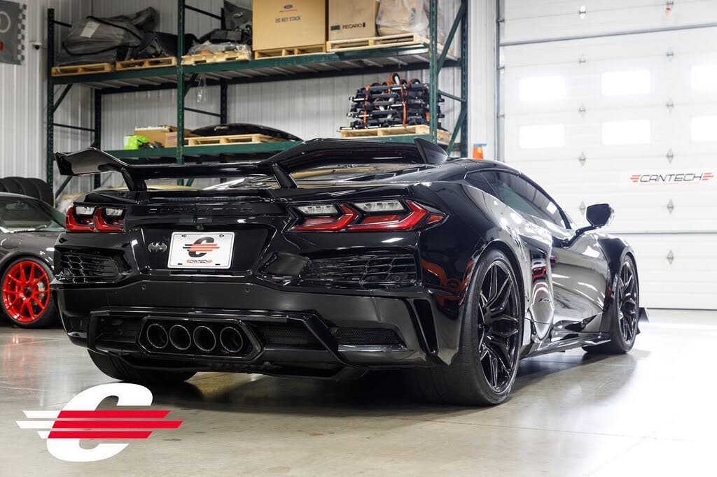 2023 Chevrolet Corvette Z06 3LZ Coupe RWD photo 3
