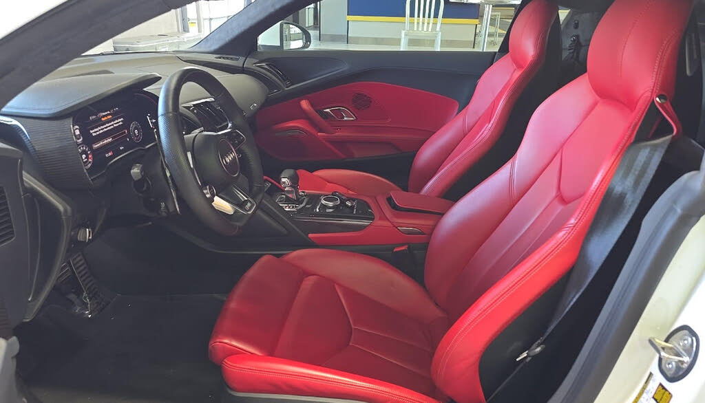 2021 Audi R8 V10 Coupe RWD photo 4 of 4