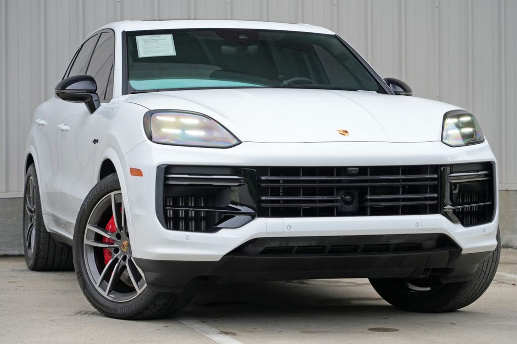 2024 Porsche Cayenne Turbo GT AWD photo 4
