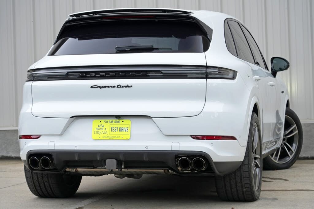 2024 Porsche Cayenne Turbo GT AWD photo 5