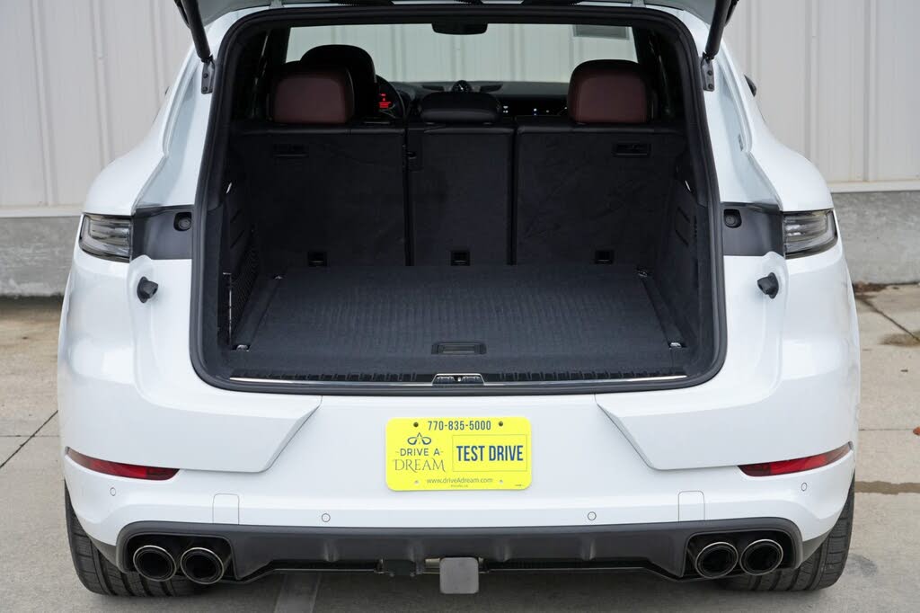 2024 Porsche Cayenne Turbo GT AWD photo 10
